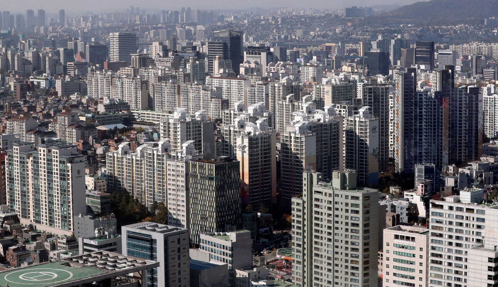 장기보유특별공제 폐지 논란 속 흔들리는 한국 아파트 시장 전경